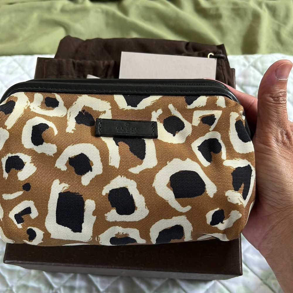 Gucci make up pouch